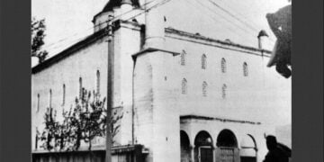 Η εκκλησία του Αγίου Στεφάνου στη Σαφράμπολη μετατράπηκε σε τζαμί με μιναρέ (φωτ.: «Η Έξοδος», τόμος ΙΒ')