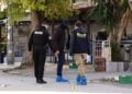 Αστυνομικοί ερευνούν το σημείο της δολοφονίας στη Γλυφάδα τον περασμένο Δεκέμβριο (φωτ.: EUROKINISSI/Μιχάλης Καραγιάννης)