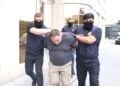 Στιγμιότυπο από τη σύλληψη των Ρώσων δημοσιογράφων στο Αζερμπαϊτζάν (φωτ.: Χ/BrashNews)
