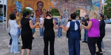 Στην Πλατεία Ποντίων για την καταγραφή χορών που έφεραν οι πρόσφυγες στην επαρχία Νέστου (φωτ.: Facebook / Μαρία Διαμαντίδου)