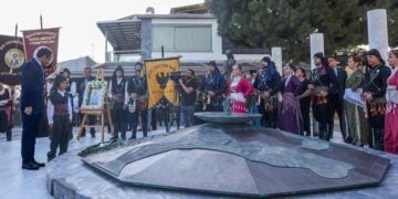 Ο Νίκος Χριστοδουλίδης στην εκδήλωση που έγινε στις 19 Μαΐου 2025 στο Παραλίμνι, για τα 106 χρόνια από τη Γενοκτονία των Ποντίων (φωτ.: Facebook / Δήμος Παραλιμνίου-Δερύνειας)