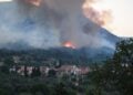 Η φωτιά μαίνεται για τρίτη ημέρα στη Χίο (φωτ.: EUROKINISSI/Κώστας Αναγνώστου)