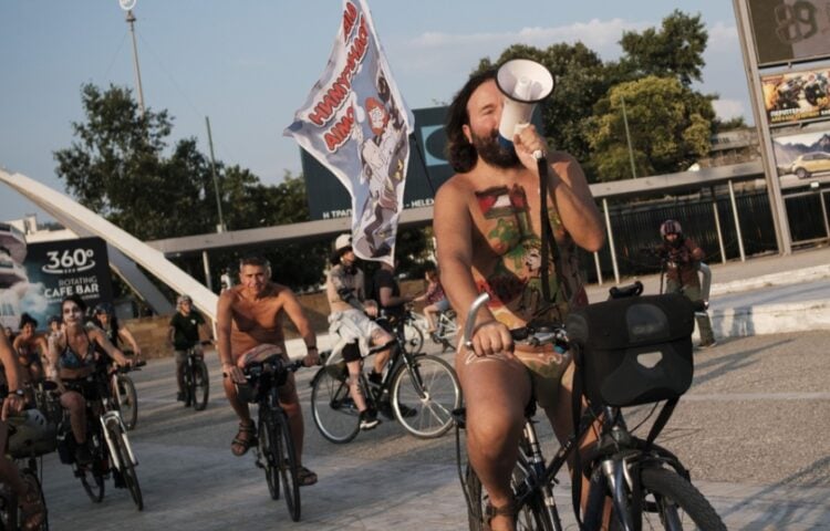 Στιγμιότυπο από την ποδηλατοδρομία (φωτ.: ΑΠΕ-ΜΠΕ/Αχιλλέας Χήρας)