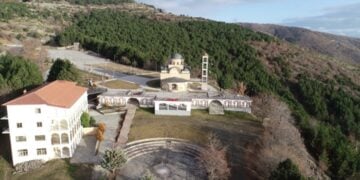 Η υπό ανασύσταση ιερά μονή Αγίου Ιωάννου Βαζελώνος στον Άγιο Δημήτριο Ελλησπόντου Κοζάνης (φωτ.: bazelonas.blogspot.com)