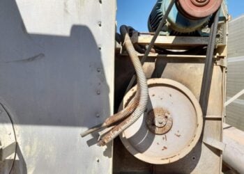 Τα κομμένα καλώδια στις κλιματιστικές μονάδες του νοσοκομείου (φωτ.: Χ/Άδωνις Γεωργιάδης)