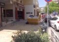 Ταινία της αστυνομίας έξω από το κατάστημα όπου διαπράχθηκε το έγκλημα (φωτ.: glomex)