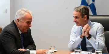 Κυριάκος Μητσοτάκης και Μάκης Βορίδης στο υπουργείο Μετανάστευσης και Ασύλου (φωτ.: EUROKINISSI / Τατιάνα Μπόλαρη)