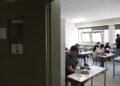Μαθητές διαγωνίζονται στις Πανελλαδικές Εξετάσεις στο 1ο ΕΠΑΛ Αγίας Παρασκευής  (φωτ.: ΑΠΕ-ΜΠΕ / Γιώργος Βιτσαράς / POOL)