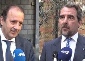 Από αριστερά, ο Παναγιώτης Λαζαράτος και ο Παύλος, γιος του τέως βασιλιά Κωνσταντίνου (φωτ.: glomex)