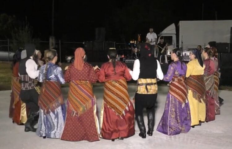 Στιγμιότυπο από το περσινό γλέντι του συλλόγου (φωτ.: YouTube)