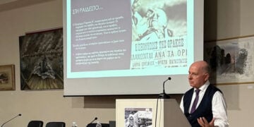 Ο συγγραφέας Κωνσταντίνος Τριανταφυλλάκης μιλά για το Μαύρο Πάσχα των Θρακών (φωτ.: Δήμος Ν. Ιωνίας)