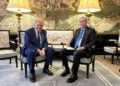 Στιγμιότυπο από τη συνάντηση Τραμπ-Ερντογάν στη Χάγη, στο περιθώριο της Συνόδου του ΝΑΤΟ (φωτ.: Προεδρία της Δημοκρατίας της Τουρκίας)