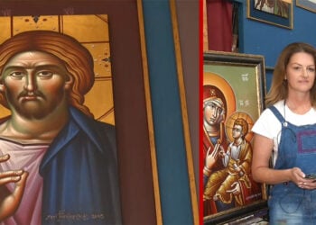 Η Σπ. Τσεβρενίδου (δεξιά) με έργα της (στιγμιότυπο από το βίντεο της εκπομπής «Περίμετρος»)