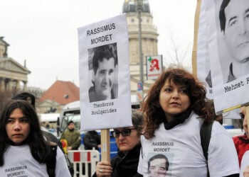 Από συγκέντρωση συγγενών των θυμάτων των νεοναζί, το 2012 (φωτ.: EPA / Bernd Settnik)