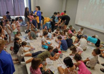 Απίστευτο ενδιαφέρον έδειξαν τα παιδιά για όσα τους ενημέρωσε με έξυπνο τρόπο η δυναμική ομάδα της Ένωσης Ποντίων Νέας Σμύρνης - Αγίου Δημητρίου - Παλαιού Φαλήρου «Μαύρη Θάλασσα» (φωτ.: facebook.com/imavrithalassa