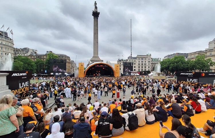 Στο McLaren Racing Live που διοργανώθηκε στην Trafalgar Square στο Λονδίνο (φωτ.: ΟΠΑΠ)