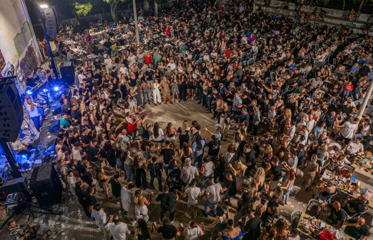 (Φωτ.: facebook / Σύλλογος Ποντίων Αγ. Βαρβάρας «Ο Φάρος»)