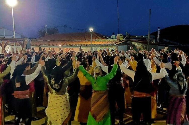 Στιγμιότυπο από παλαιότερο γλέντι που διοργάνωσε ο Πολιτιστικός Μορφωτικός Σύλλογος Παλαγίας «Ο Μέγας Αλέξανδρος» (φωτ.: Facobook.com/Πολιτιστικός Μορφωτικός Σύλλογος Παλαγίας «Ο Μέγας Αλέξανδρος»)