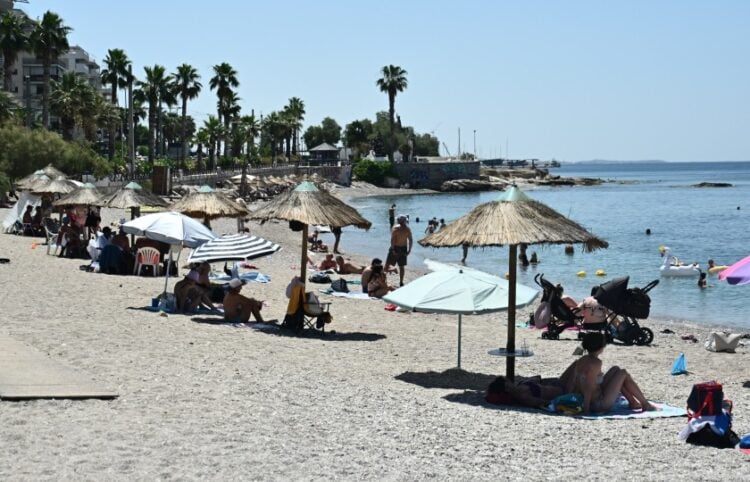 Η παραλία Έδεμ στο Παλαιό Φάληρο όπου βρέθηκε η σορός του άτυχου παιδιού (φωτ.: EUROKINISSI/Κώστας Τζούμας)