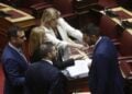 Βουλευτές που έχουν ορισθεί από το προεδρείο ετοιμάζονται για την καταμέτρηση των ψήφων στην Ολομέλεια της Βουλής, μετά τη συζήτηση επί του διανεμηθέντος πορίσματος της «Ειδικής Κοινοβουλευτικής Επιτροπής προς διενέργεια προκαταρκτικής εξέτασης, σχετικά με το «τραγικό δυστύχημα, που έλαβε χώρα στις 28/02/2023 στην περιοχή Ευαγγελισμός Τεμπών Λάρισας» για την ενδεχόμενη τέλεση από τον Καραμανλή Κωνσταντίνο του Αχιλλέως, πρώην υπουργό Υποδομών και Μεταφορών του αδικήματος «της παράβασης καθήκοντος (φωτ.: ΑΠΕ-ΜΠΕ/Γιάννης Κολεσίδης)