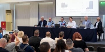 Ο υπουργός Προστασίας του Πολίτη Μιχάλης Χρυσοχοΐδης στη συνέντευξη Τύπου στη Θεσσαλονίκη (φωτ.: ΑΠΕ-ΜΠΕ/ Νίκος Αρβανιτίδης)