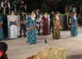 Στιγμιότυπο από το δρώμενο για το θερισμό στην κεντρική πλατεία Αλμυρού (φωτ.: Δήμος Αλμυρού)