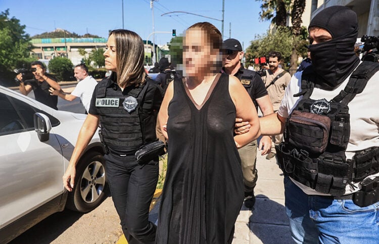 H 43χρονη πρώην σύζυγος του Πολωνού καθηγητή οδηγείται στον εισαγγελέα (φωτ.: EUROKINISSI)