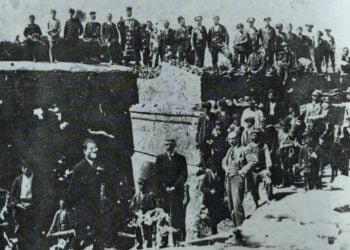 Έλληνες στο Τσανάκκαλε (φωτ.: «Η Έξοδος», τόμος Β', εφ. «Καθημερινή»)