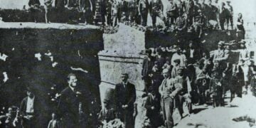 Έλληνες στο Τσανάκκαλε (φωτ.: «Η Έξοδος», τόμος Β', εφ. «Καθημερινή»)