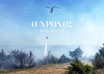Πυροσβεστικό ελικόπτερο επιχειρεί στη Χλόη Ροδόπης (φωτ.: xronos.gr)