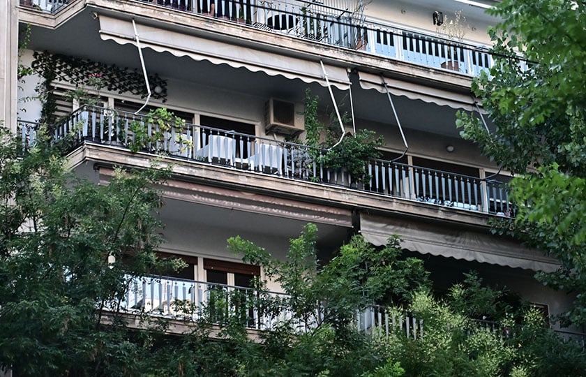 Το μπαλκόνι του διαμερίσματος του Πέτρου Φιλιππίδη (φωτ.: EUROKINISSI / Κώστας Τζούμας)