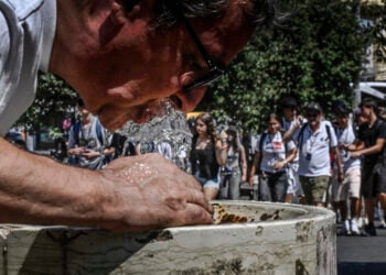 (Φωτ.: EPA / ANSA / Ciro Fusco)