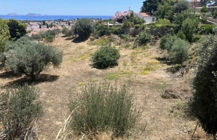 Οι δειγματοληπτικοί έλεγχοι των δήμων και οι καταγγελίες εξετάζονται κατά προτεραιότητα ανάλογα με την επικινδυνότητα κάθε ακινήτου (φωτ. αρχείου: Νικολίνα Κουρκουρίκη)