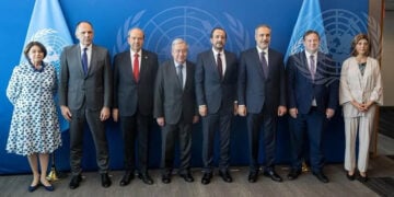 Μετά την άτυπη πενταμερή στη Νέα Υόρκη για το Κυπριακό, με πρωτοβουλία του ΓΓ του ΟΗΕ (φωτ.: Υπουργείο Εξωτερικών της Ελλάδας)
