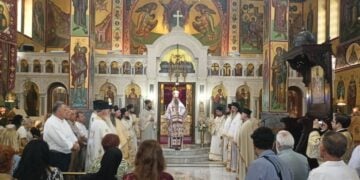 Στιγμιότυπο από τον εορτασμό της αναμνήσεως του θαύματος της Αγίας Ευφημίας κατά την Δ’ Οικουμενική Σύνοδο (451) στον φερώνυμο ιερό ναό Νέας Χαλκηδόνας. Στην ακολουθία του όρθρου χοροστάτησε ο μητροπολίτης Νέας Ιωνίας, Φιλαδελφείας, Ηρακλείου και Χαλκηδόνος Γαβριήλ και στη συνέχεια τέλεσε την πανηγυρική θεία λειτουργία (φωτ.: facebook/Δήμος Νέας Φιλαδέλφειας - Νέας Χαλκηδόνας)