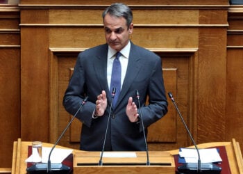 Ο Κυριάκος Μητσοτάκης μιλά στην Ολομέλεια της Βουλής σχετικά με το Μεταναστευτικό και τις ροές από τη Λιβύη (φωτ.: ΑΠΕ-ΜΠΕ /Αλέξανδρος Μπελτές)