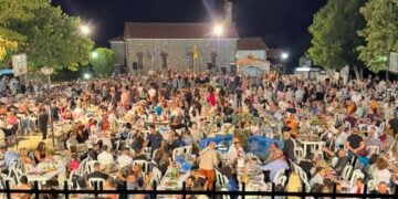 Το αδιαχώρητο επικράτησε στον περσινό χορό του σωματείου (φωτ.: instagram/dipotamos_tsailik)