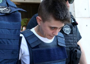 Η Ειρήνη Μουρτζούκου οδηγείται  τον εισαγγελέα εκτελέσεως ποινών στην Αθήνα (φωτ.: ΑΠΕ-ΜΠΕ / Ορέστης Παναγιώτου)