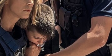 Η Ειρήνη Μουρτζούκου μεταφέρεται στα δικαστήρια της Πάτρας (φωτ.: EUROKINISSI / Δημήτρης Χριστοδουλόπουλος)