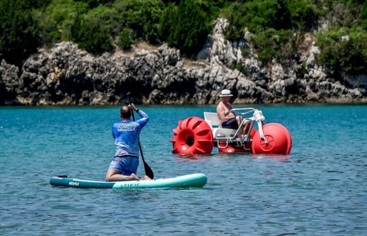Παιχνίδια στην παραλία Αμμουδιά της Πρέβεζας (φωτ.: EUROKINISSI/Μιχάλης Παπανικολάου)