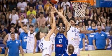 Χάρης Παρασκευόπουλος έτοιμος για το επόμενο καλάθι (φωτ.: basket.gr)