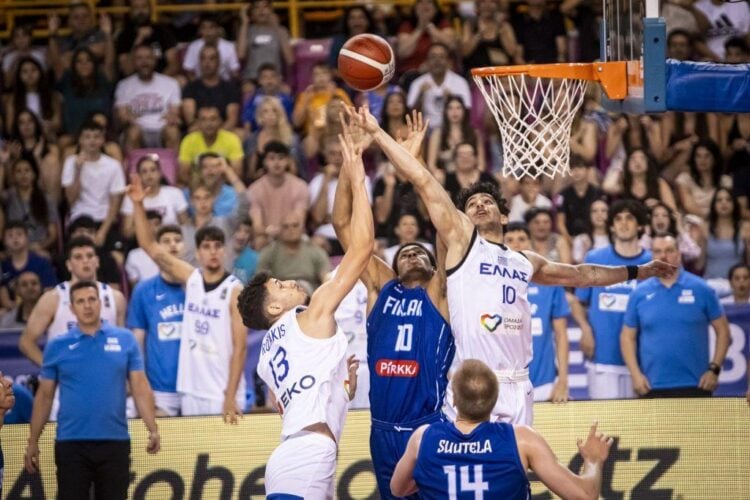 Χάρης Παρασκευόπουλος έτοιμος για το επόμενο καλάθι (φωτ.: basket.gr)