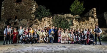 Οικογενειακή φωτογραφία του «Μιθριδάτη» Λαυρίου (φωτ.: Facebook / Σύλλογος Ποντίων Λαυρίου «O Μιθριδάτης»)
