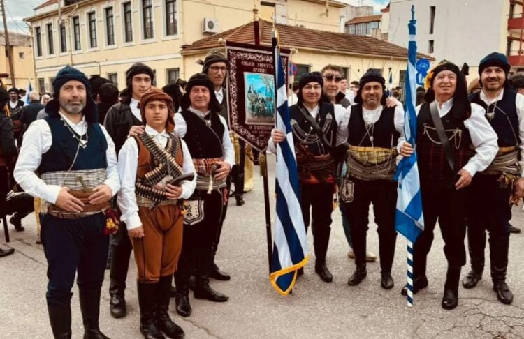 (Φωτ.: facebook/Ένωση Χορευτών Ν. Δράμας «Πυρρίχιος»)