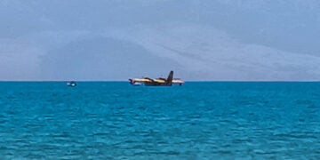 Αναγκαστική προσθαλάσσωση πυροσβεστικού αεροσκάφους  Canadair CL-215 στον Κορινθιακό Κόλπο (φωτ.: EUROKINISSI / Βασίλης Ψωμάς)