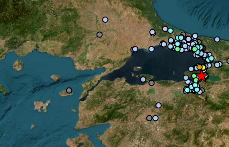 Με το κόκκινο αστέρι απεικονίζεται το επίκεντρο του σεισμού (φωτ.: emsc.eu)