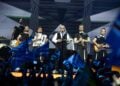 Ο Αγάθωνας Ιακωβίδης στον δεύτερο ημιτελικό του 58ου διαγωνισμού της Eurovision με το ελληνικό συγκρότημα Koza Mostra, στο Μάλμε της Σουηδίας (φωτ.: EPA/JESSICA GOW/ SCANPIX SWEDEN)