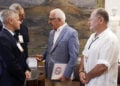 Μέλη των AHEPA με τον Νικήτα Κακλαμάνη (φωτ.: Βουλή των Ελλήνων / Αλίκη Ελευθερίου)