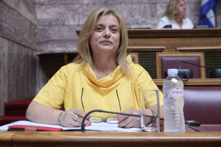 Η Αλεξάνδρα Ρογκάκου, κατά την ακρόαση για τον διορισμό της ως Διοικήτριας της Εθνικής Αρχής Διαφάνειας (φωτ.: Γιάννης Παναγόπουλος/EUROKINISSI)