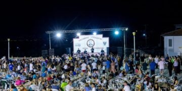 Στιγμιότυπο από παλαιότερο Οφίτικο Συναπάντεμα του Μορφωτικού Ποντιακού Συλλόγου «Αλέξανδρος Υψηλάντης» Νέας Τραπεζούντας Πιερίας (φωτ.: facebook.com/ipsilantis1929)